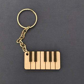 Music-themed wooden keychains : Piano design